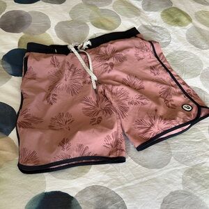 Vuori Boardshorts Size 30